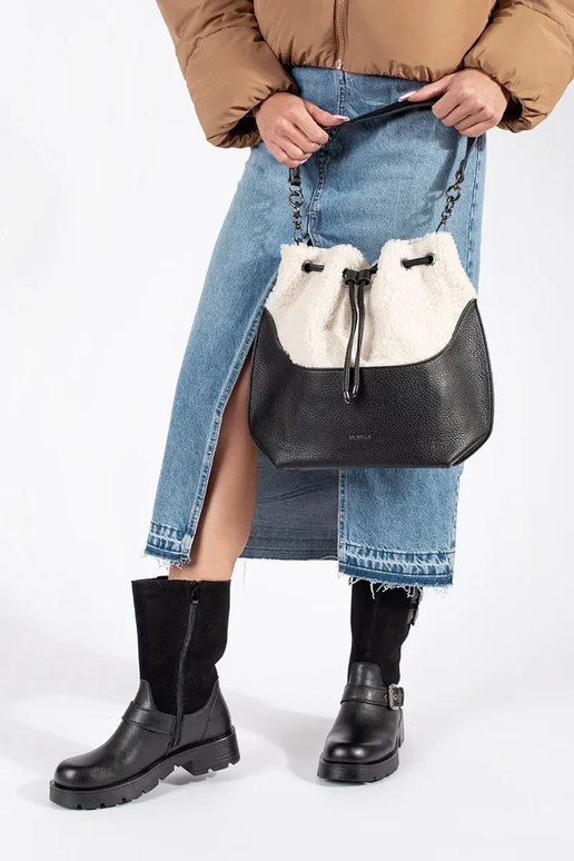 Schwarze elegante Handtasche mit Fell