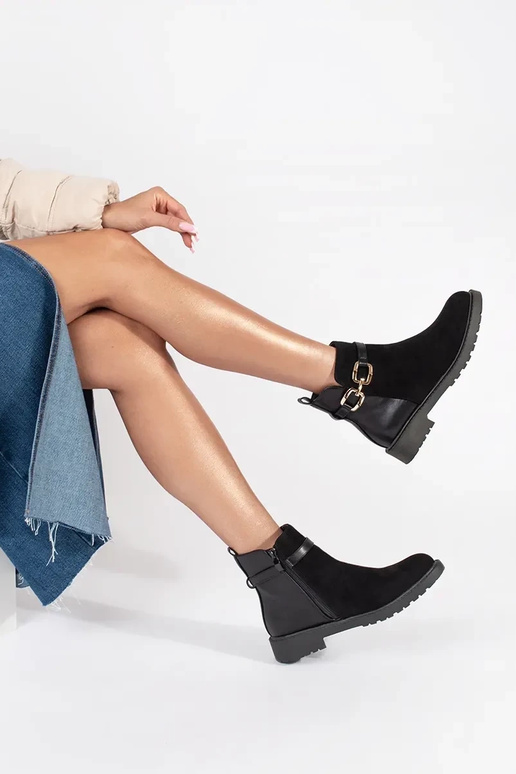 Chaussures noires pour femmes avec... Chaussures noires pour femmes avec...