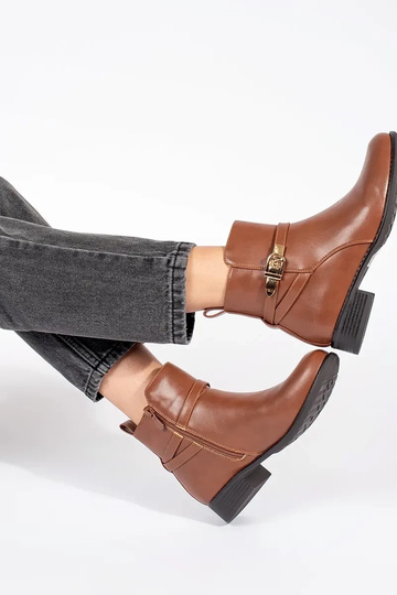 Chaussures marron à bas... 2