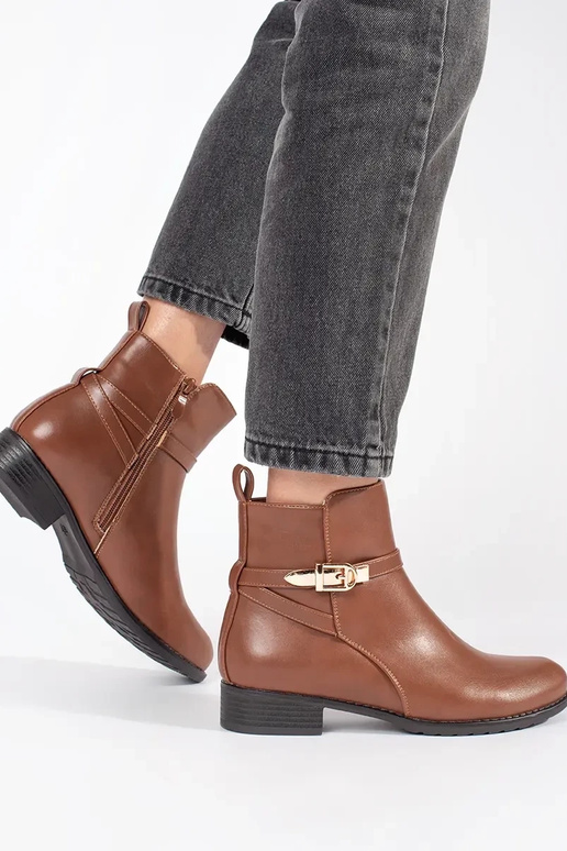 Braune Damen-Halbschuhe mit Zierstreifen Braune Damen-Halbschuhe mit Zierstreifen