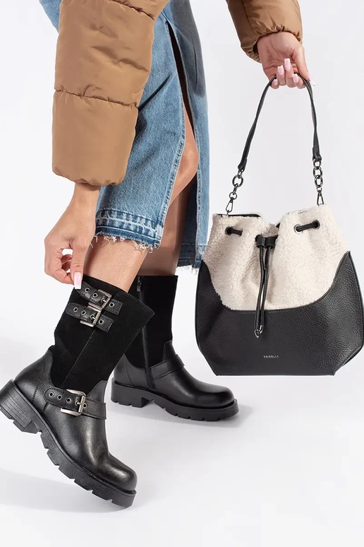 Chaussures pour femmes en cuir noir...