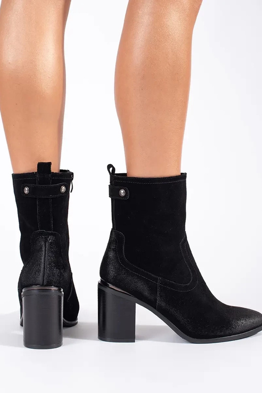 Schwarze Leder Damenstiefel mit... Schwarze Leder Damenstiefel mit...