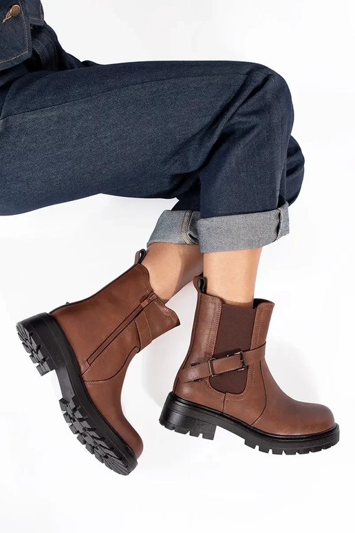 Chaussures femme en cuir marron à... Chaussures femme en cuir marron à...