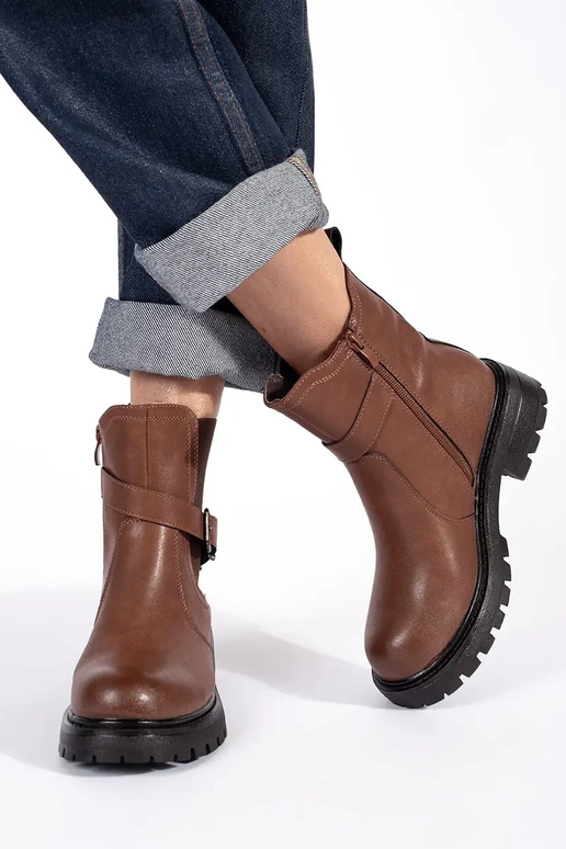 Chaussures femme en cuir marron à... Chaussures femme en cuir marron à...