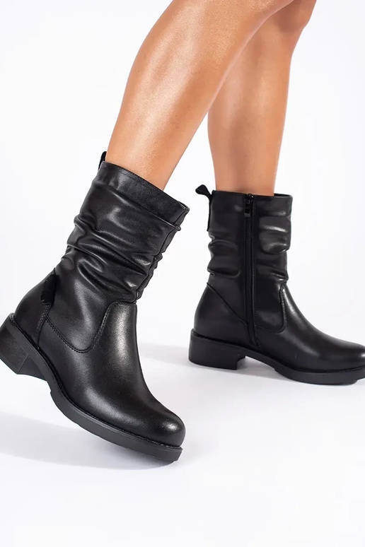 Schwarze Damenstiefel aus Leder mit... Schwarze Damenstiefel aus Leder mit...