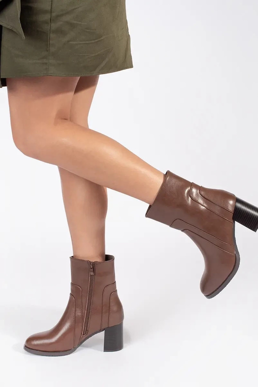 Sergio Leone Damenstiefel mit Absatz... Sergio Leone Damenstiefel mit Absatz...