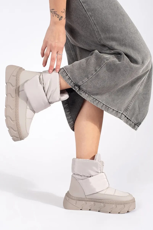 couleur grise isoler Bottes de neige... couleur grise isoler Bottes de neige...