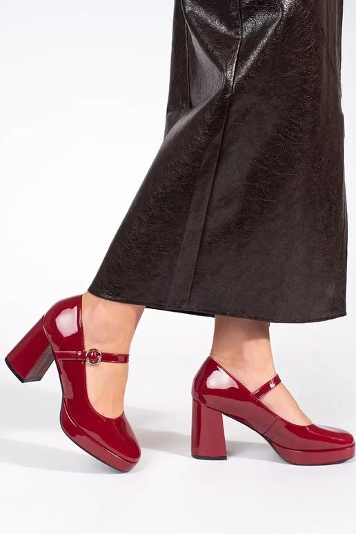 Baskets à talons vernies rouges avec...