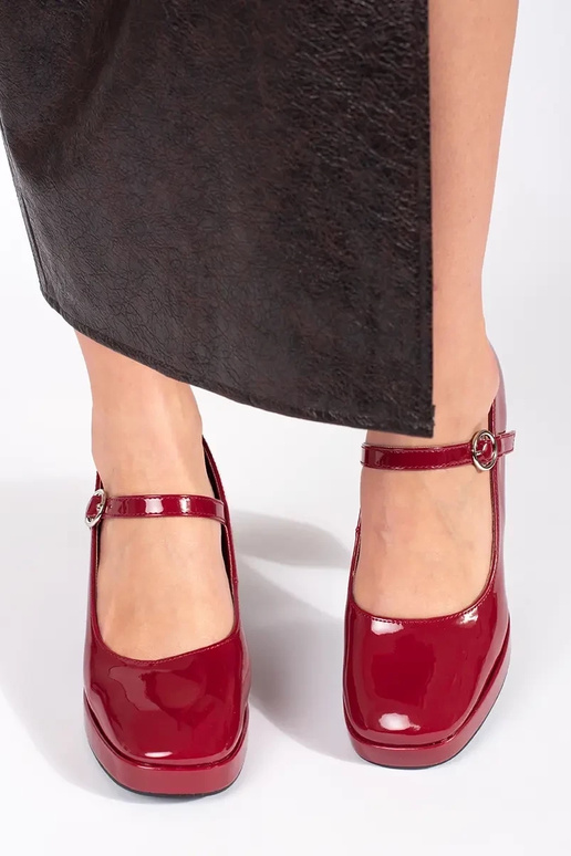 Dames Sneakers met hak en gesp, rood lak