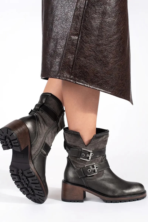 Bottes à talons pour femmes, marron... Bottes à talons pour femmes, marron...