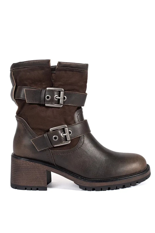 braune Farbe Frauen Schuhe auf High... braune Farbe Frauen Schuhe auf High...