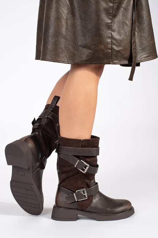 Braune Damen-Halbschuhe mit Schnallen Braune Damen-Halbschuhe mit Schnallen