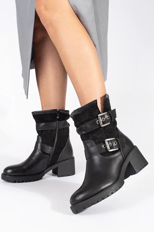 Chaussures noires à boucles pour femmes