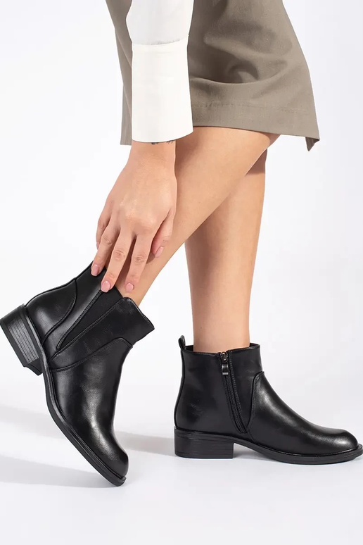 Bottes à talons bas pour femmes en noir Bottes à talons bas pour femmes en noir