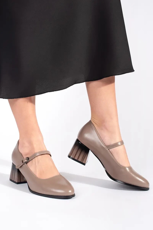 Hakken op de hiel beige