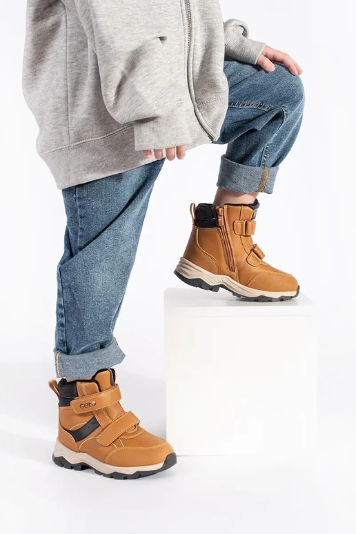 sich Zuarm laufen jungenhaft... sich Zuarm laufen jungenhaft...