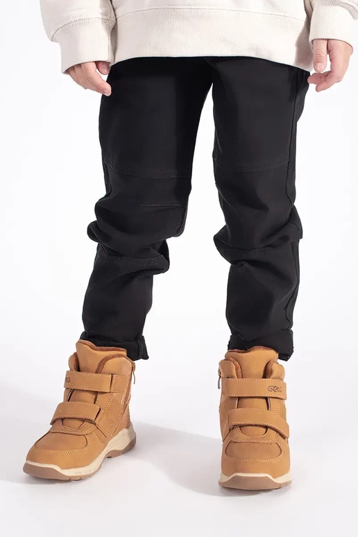 sich Zuarm laufen jungenhaft...