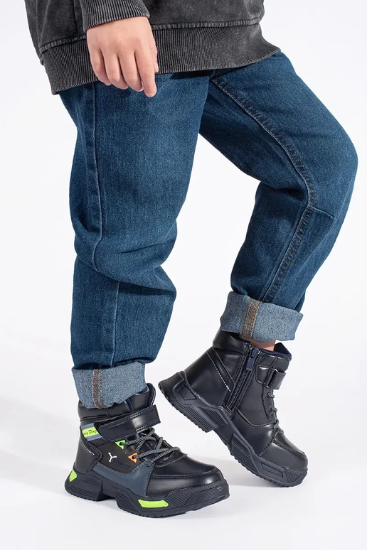 Hoog geïsoleerd trzeIniki jongensachtig Hoog geïsoleerd trzeIniki jongensachtig