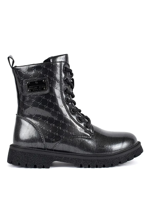 schZuarze Farbe lackiert mädchenhaft...