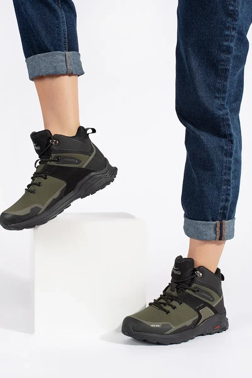 kaki kleuren Trekkingschoenen geïsoleerd