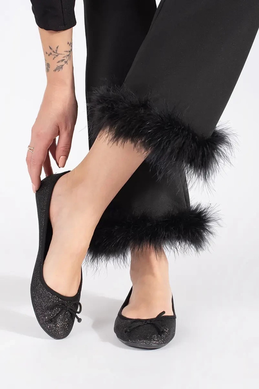 couleur noire brillant ballerines...