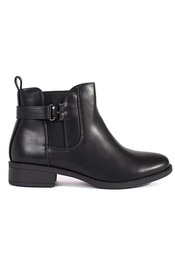couleur noire chaussures...