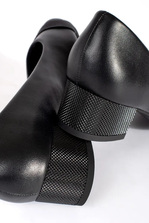 Talons hauts pour femmes noirs avec... Talons hauts pour femmes noirs avec...