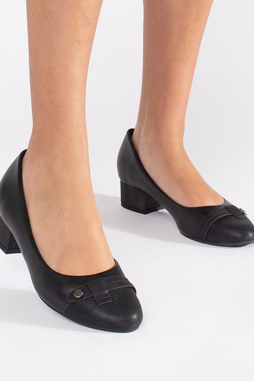 Talons hauts pour femmes noirs avec... Talons hauts pour femmes noirs avec...