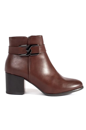 Bottes couleur marron...