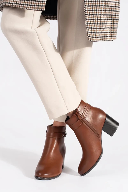 Bottines en cuir marron pour femmes à... Bottines en cuir marron pour femmes à...