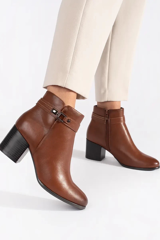 Bottines en cuir marron pour femmes à... Bottines en cuir marron pour femmes à...