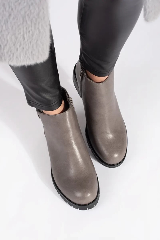 Graue Schuhe aus Kunstleder