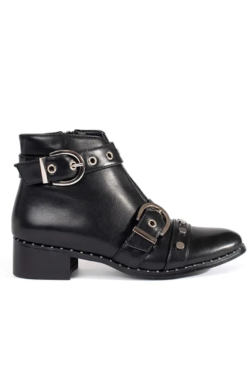 Chaussures couleur noire...