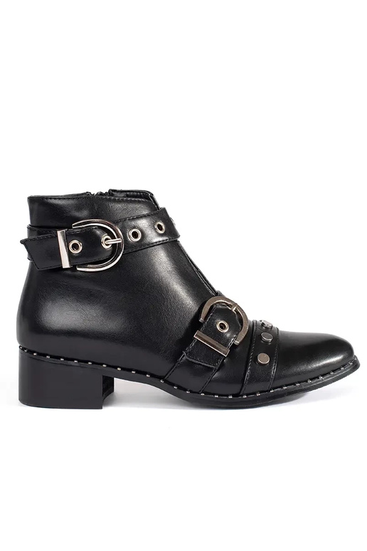 Zwarte schoenen met decoraties en veters Zwarte schoenen met decoraties en veters