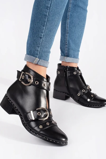 Chaussures couleur noire... 2