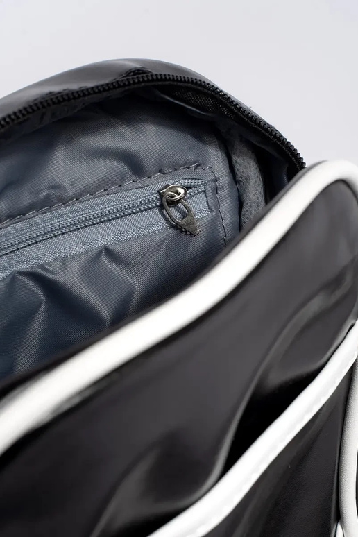 Zwarte kleine jeugdhandtas