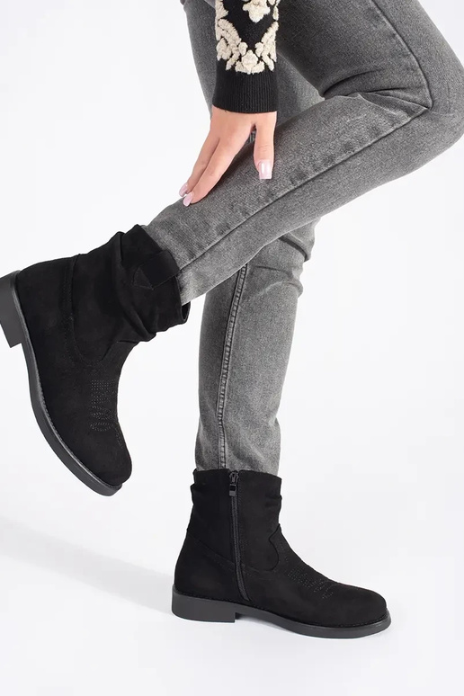 Bottes plates en daim noires style... Bottes plates en daim noires style...