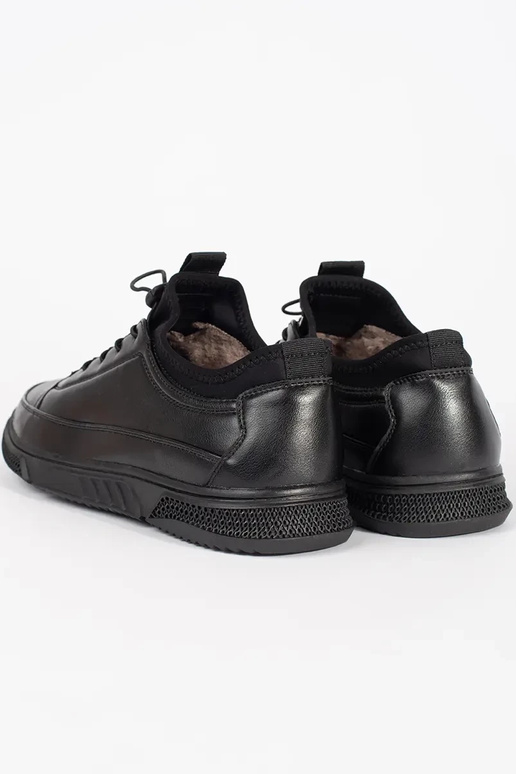 couleur noire chaussures de sport... couleur noire chaussures de sport...