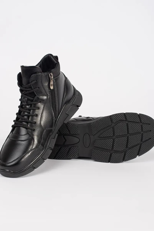 Hohe warme Herren Schuhe aus Kunstleder Hohe warme Herren Schuhe aus Kunstleder