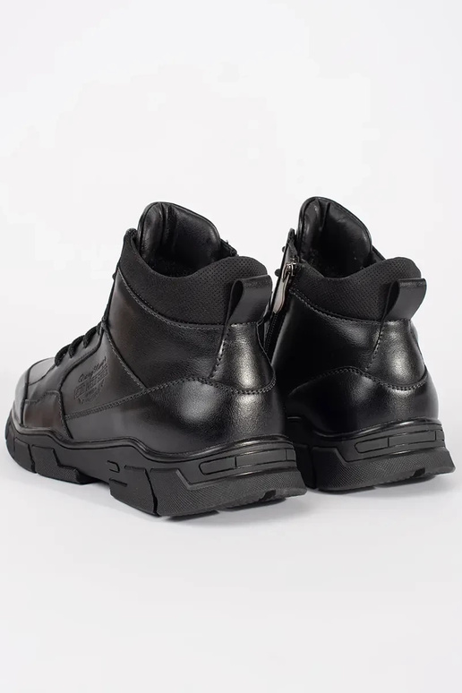 Hohe warme Herren Schuhe aus Kunstleder Hohe warme Herren Schuhe aus Kunstleder