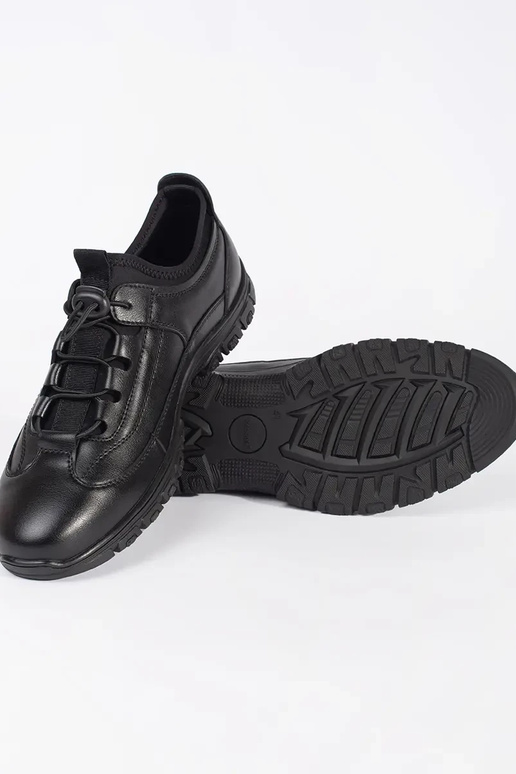 Schwarze flache Sportschuhe Schwarze flache Sportschuhe