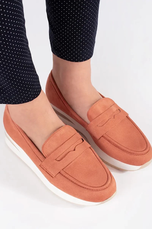 Rode hoge hakken van suède