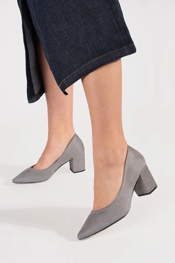 Graue Wildleder-Pumps mit... 2
