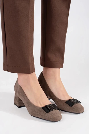 Chaussures à talons sable... 2