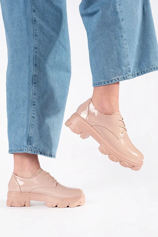 Halbboots mit Lackeffekt und Plattform