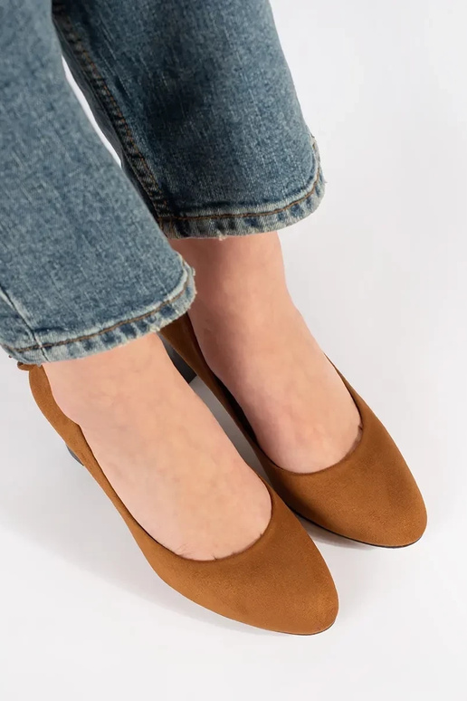 Escarpins en daim rouges à talon