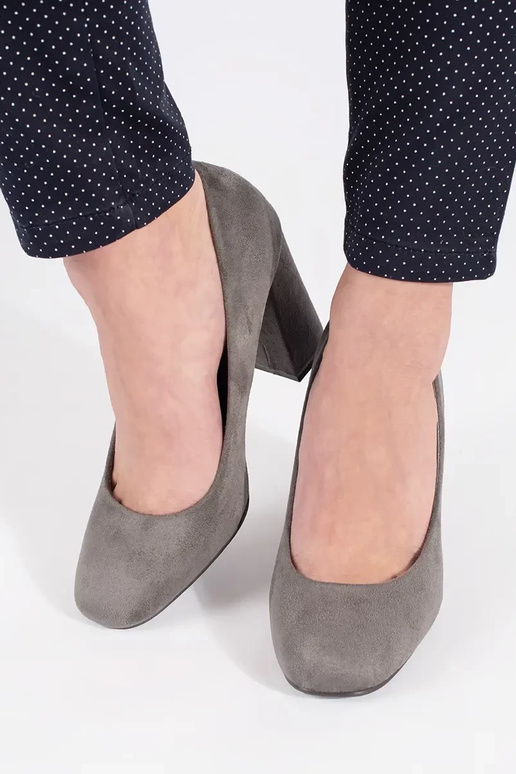 Graue Wildleder-Pumps Graue Wildleder-Pumps