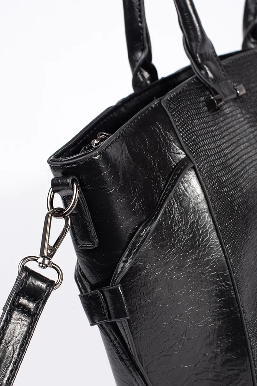 Grand sac noir avec bandoulière...