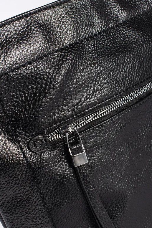 Sac noir avec bandoulière réglable