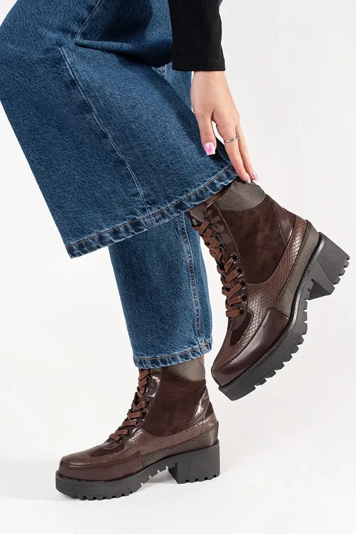 Bordeaux Kleurige Schoenen met Veters... Bordeaux Kleurige Schoenen met Veters...